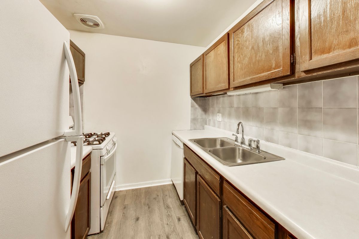 2A E DUNDEE QUARTER Drive #208, Palatine, IL 60074