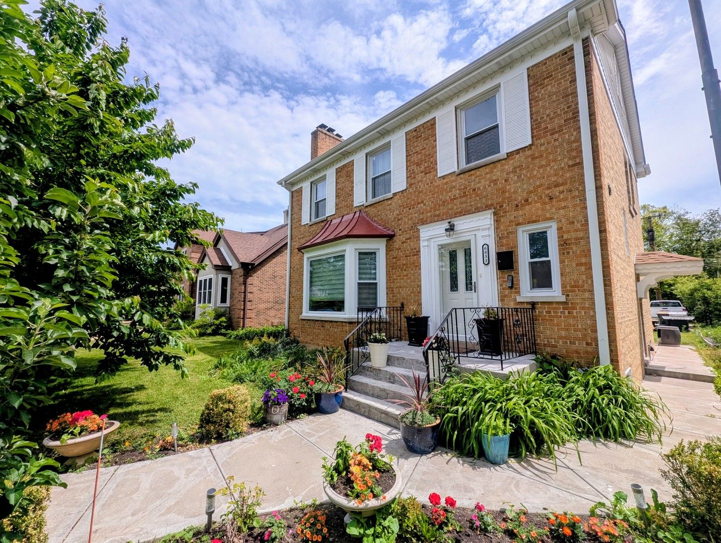 6833 N LOWELL Avenue — Lincolnwood, IL 60712