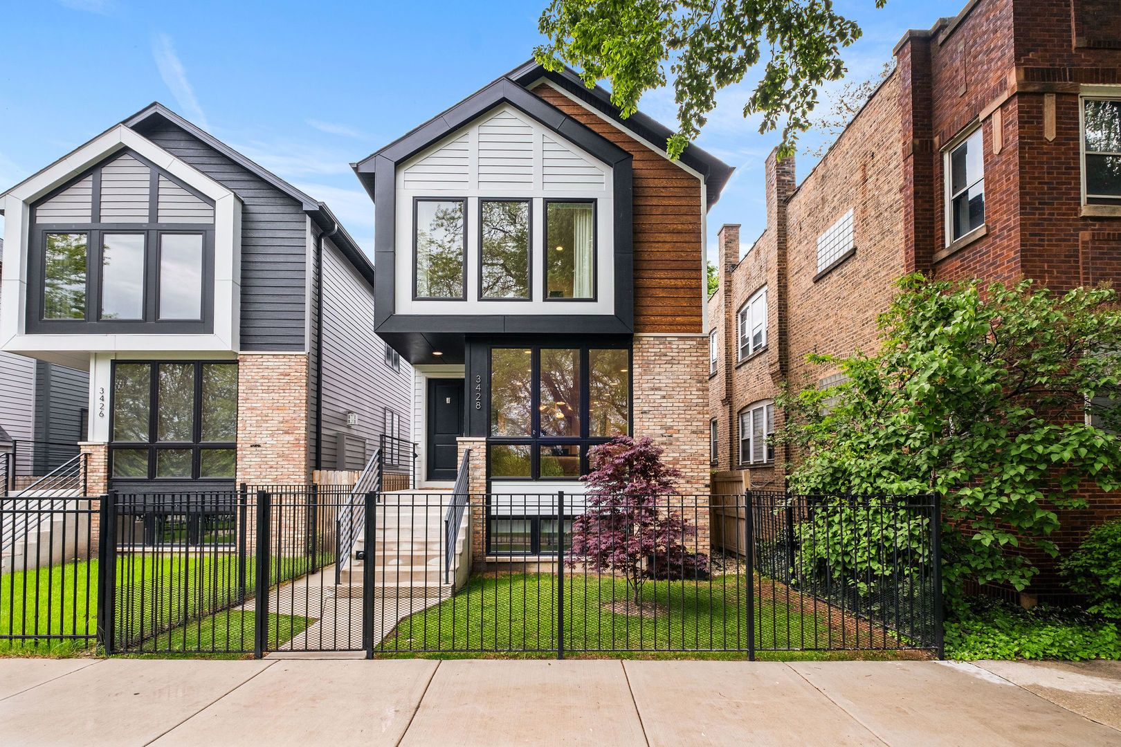 3428 N Kilbourn Avenue — Chicago, IL 60641
