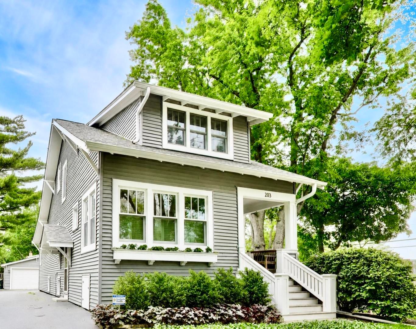 203 N Haddow Avenue — Arlington Heights, IL 60004