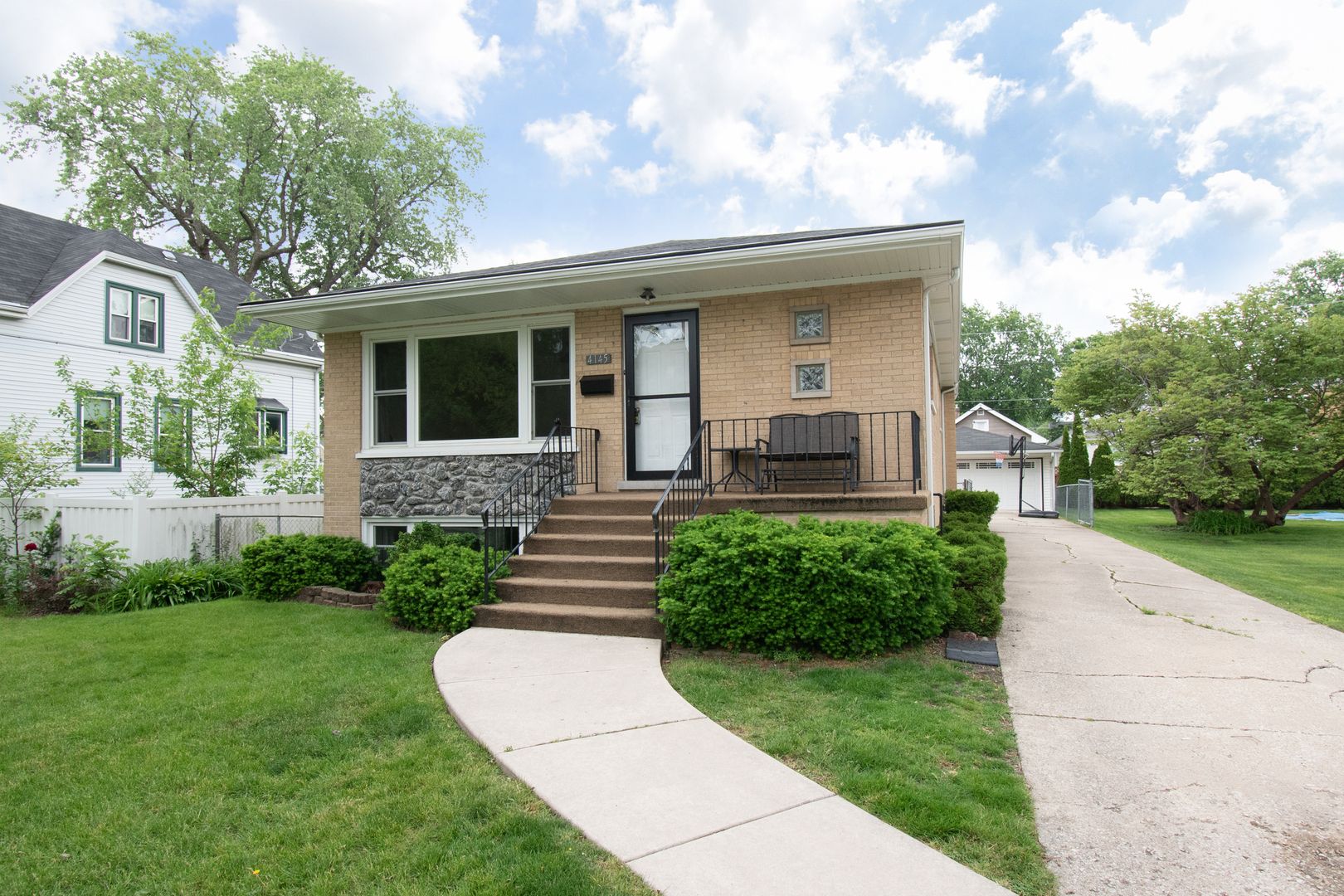 4145 Madison Avenue — Brookfield, IL 60513