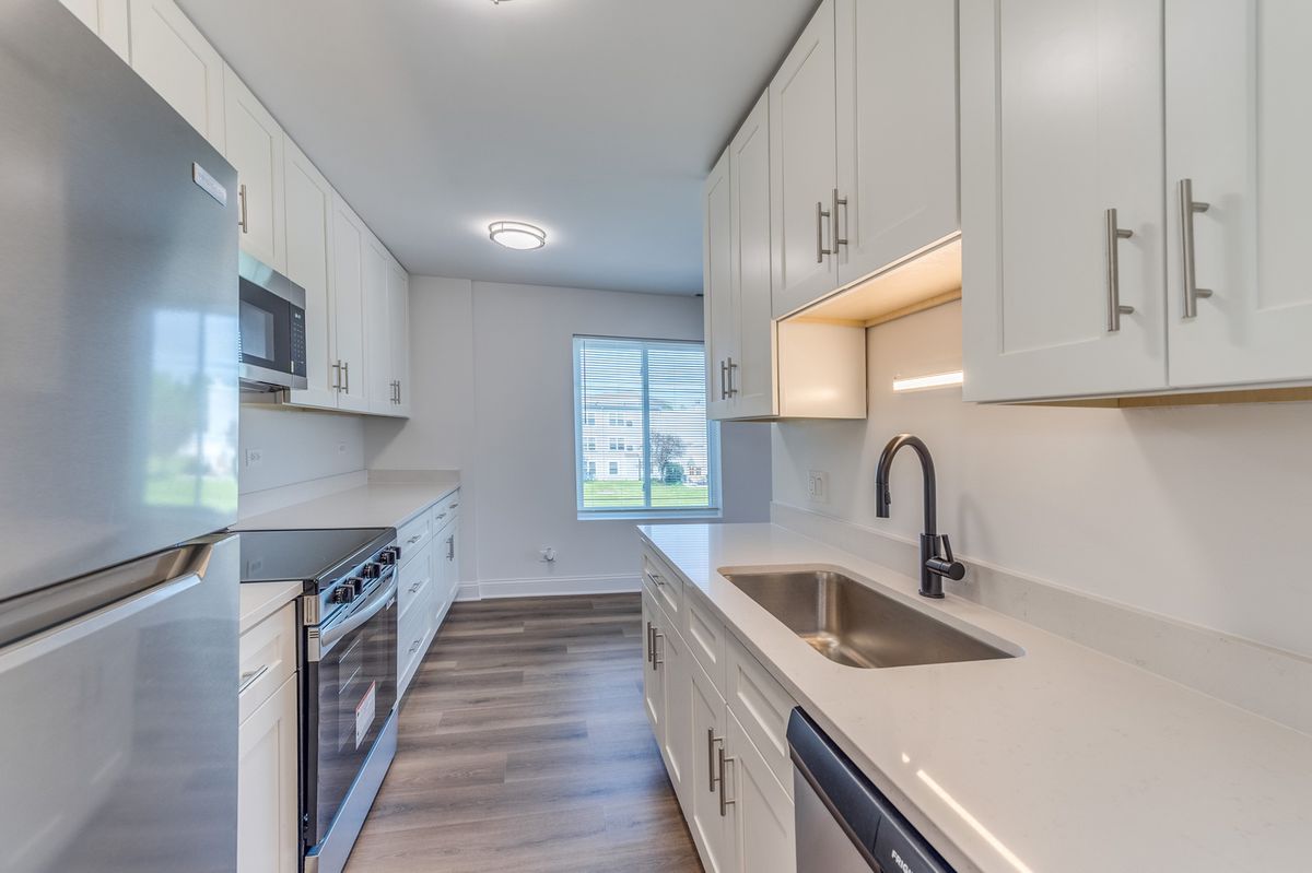 900 Perrie Drive #304, Elk Grove Village, IL 60007