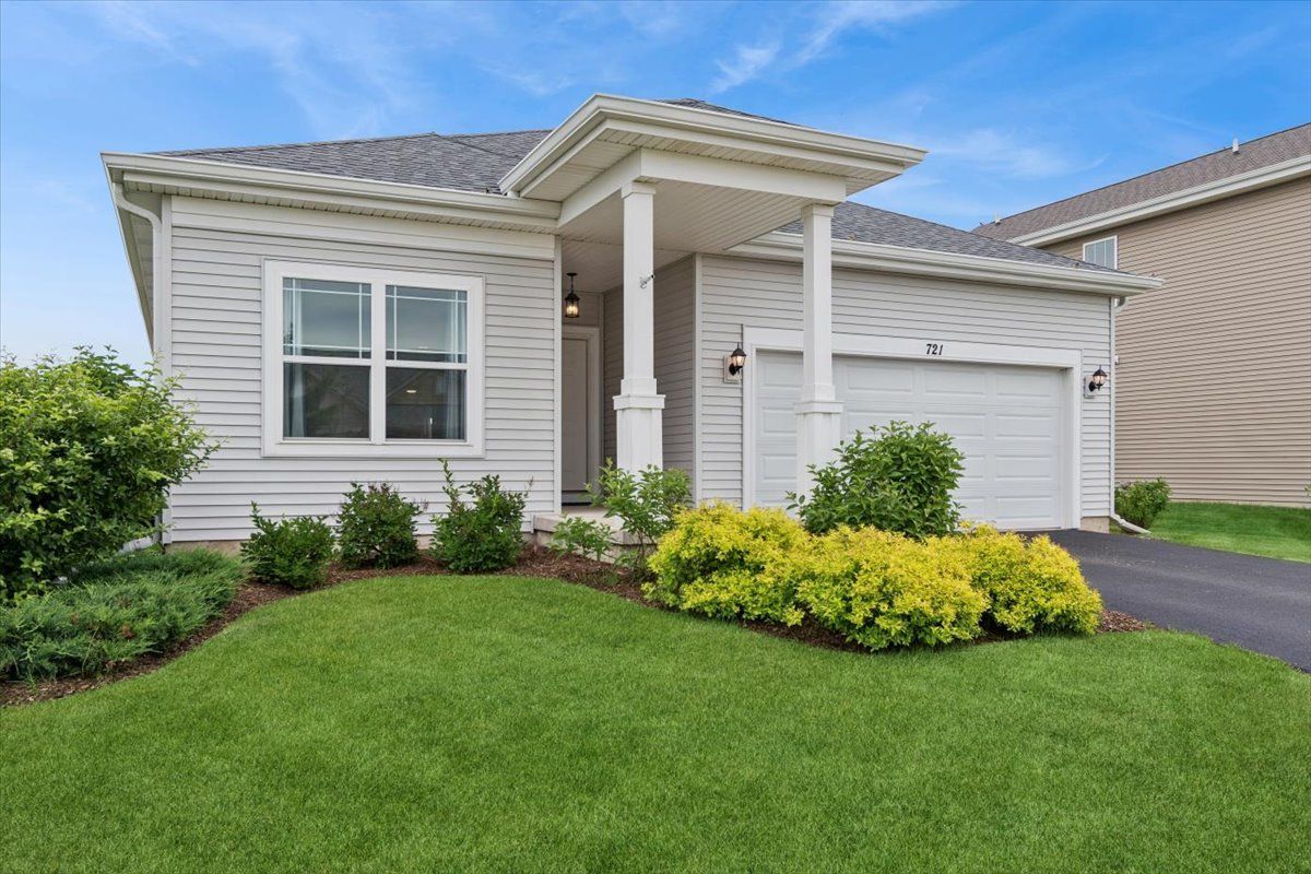 721 Cherry Circle — Elburn, IL 60119