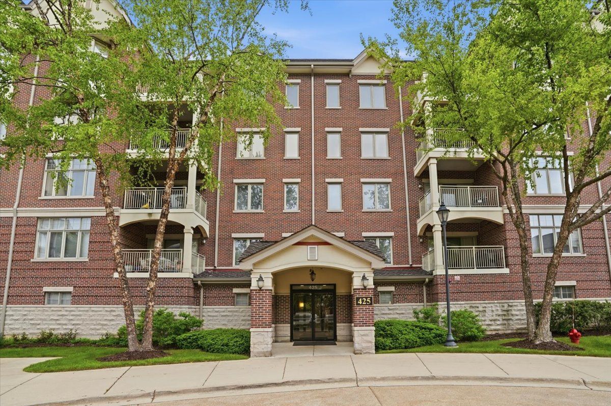 425 Village Green #510 — Lincolnshire, IL 60069