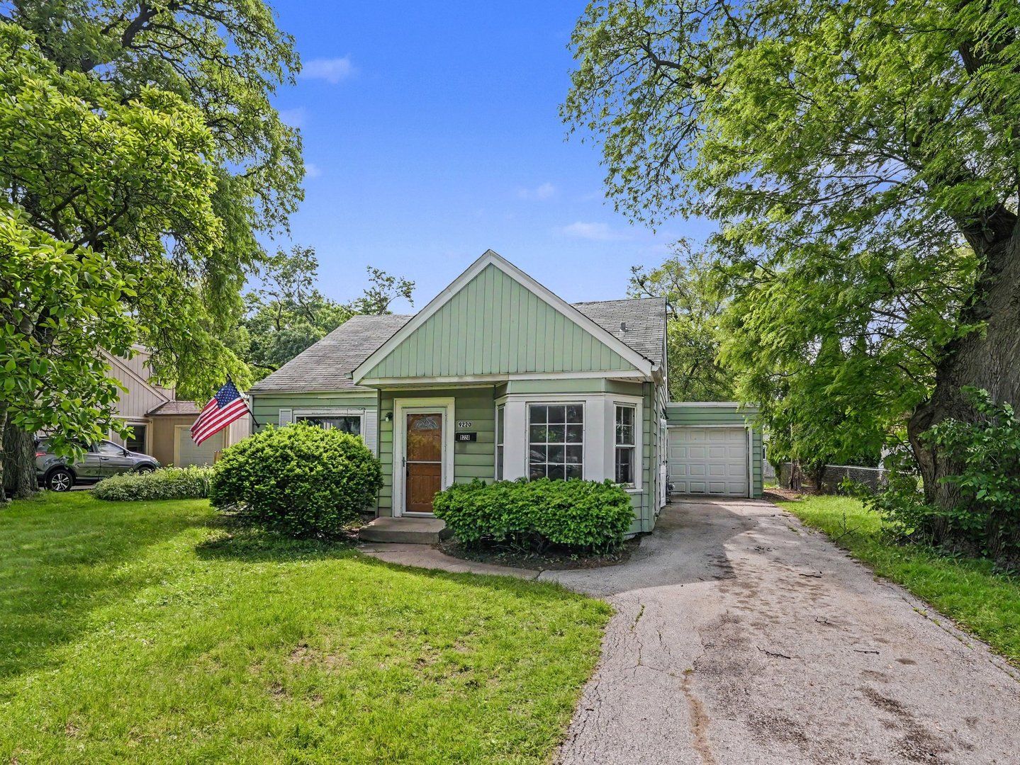 9220 Monitor Avenue — Oak Lawn, IL 60453