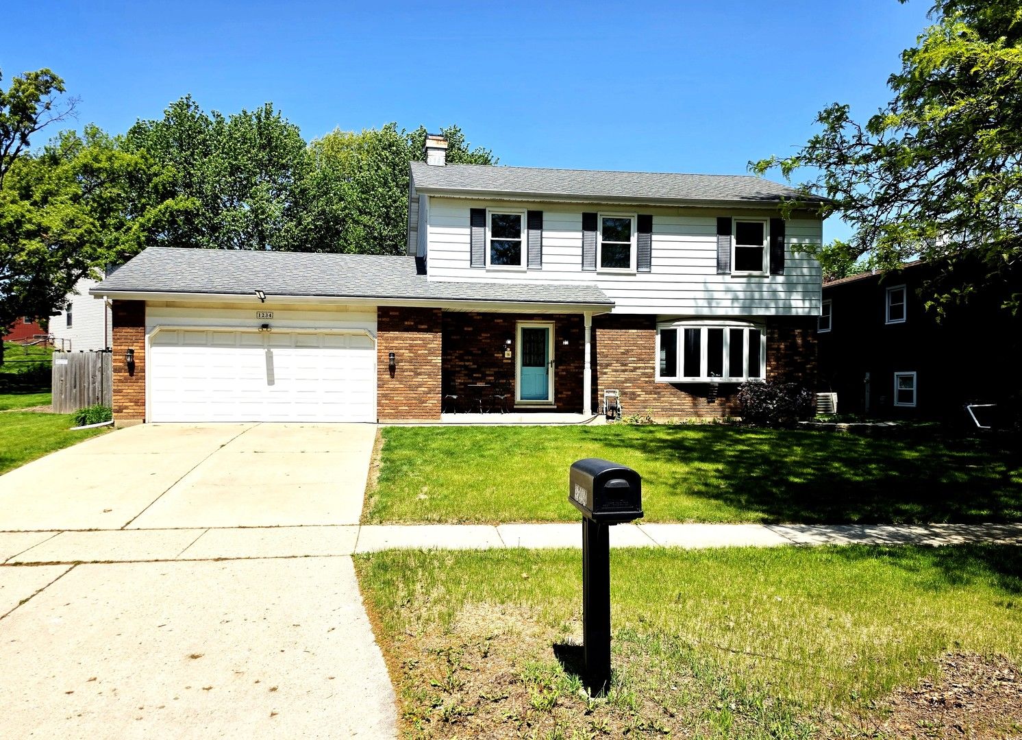 1234 N Lyle Avenue — Elgin, IL 60123