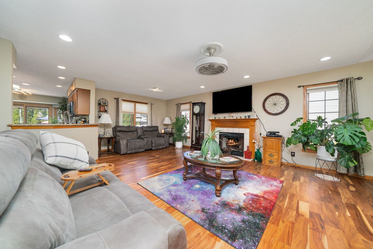 310 Shelden Drive, Winnebago, IL 61088