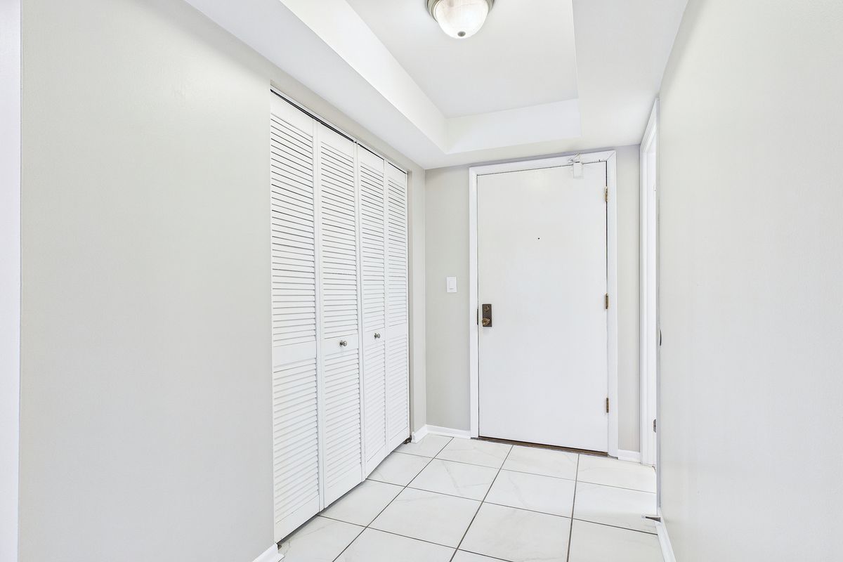 13000 W Heiden Circle #3105, Lake Bluff, IL 60044