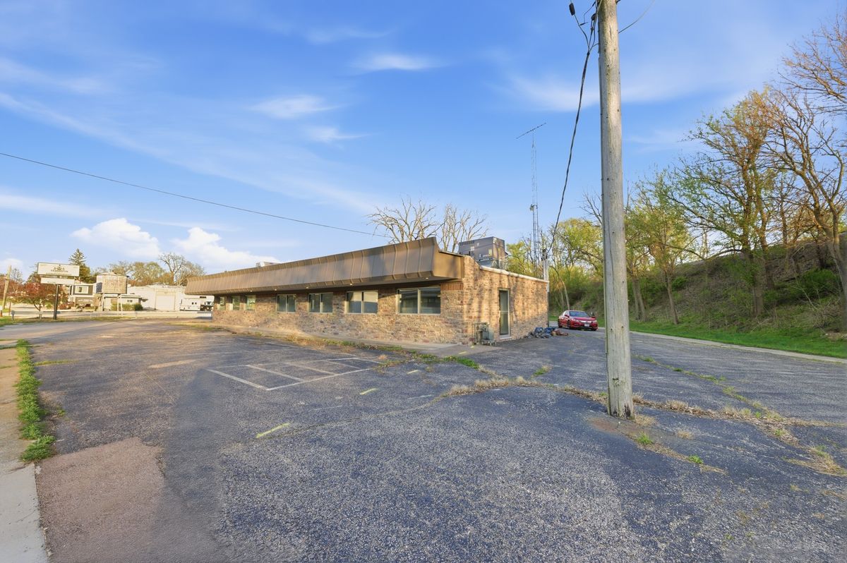 682 Park Avenue, Genoa, IL 60135
