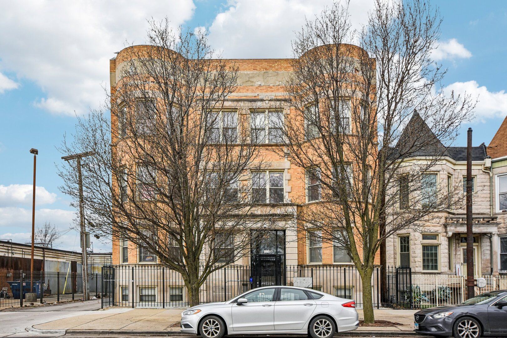 4644 S Prairie Avenue #2N — Chicago, IL 60653