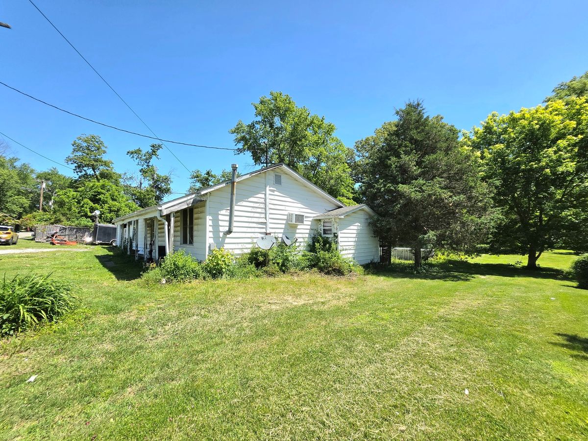 214 Pyle Street, Carrier Mills, IL 62917