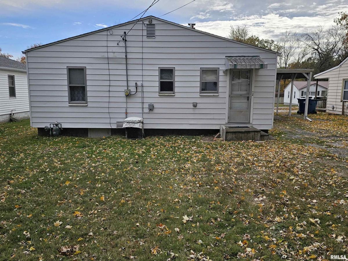 2712 LOGAN Street, Mt Vernon, IL 62864