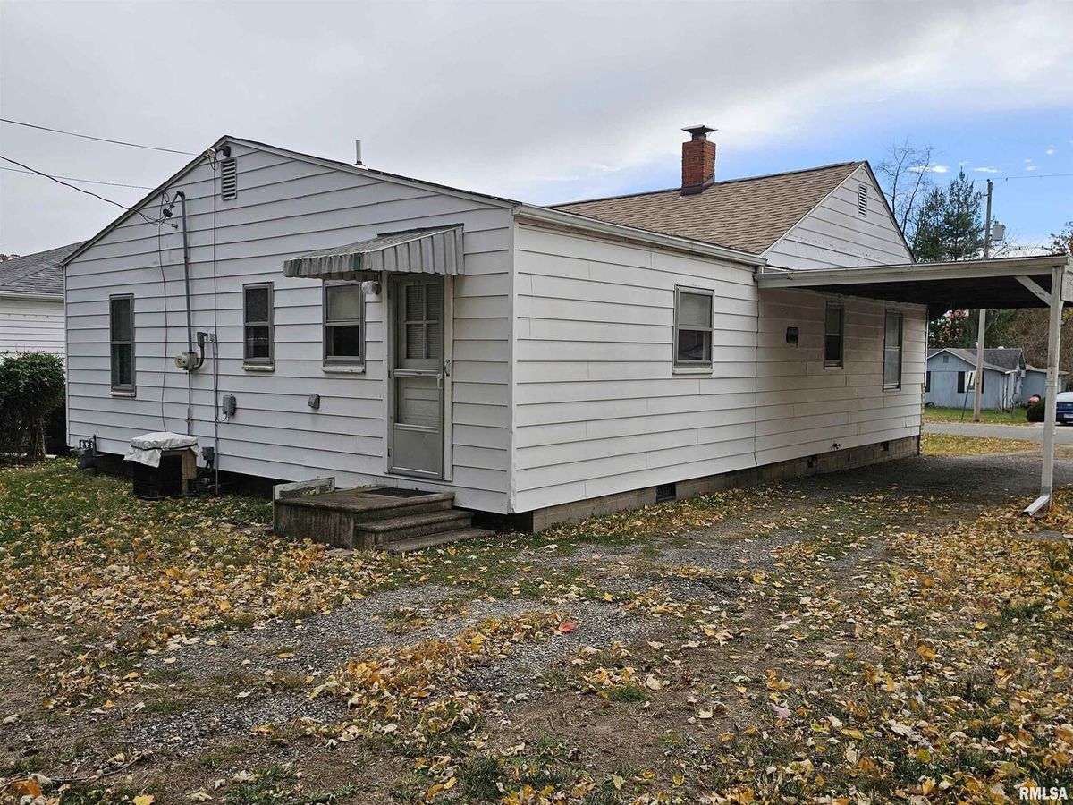 2712 LOGAN Street, Mt Vernon, IL 62864