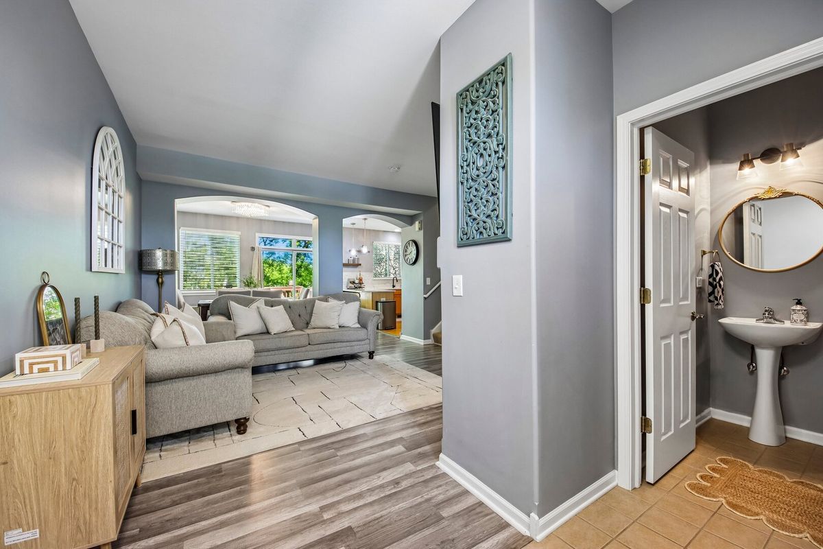 1496 W Remington Lane #1496, Round Lake, IL 60073