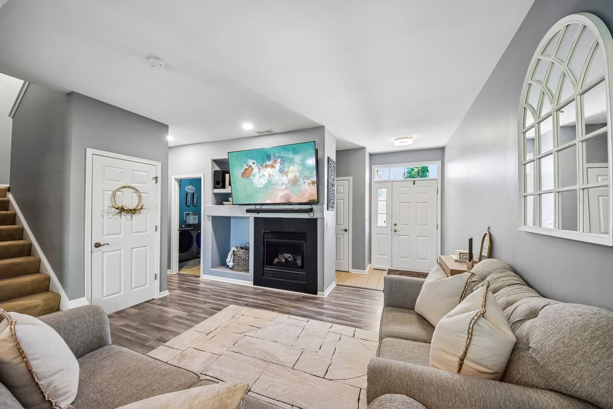 1496 W Remington Lane #1496, Round Lake, IL 60073