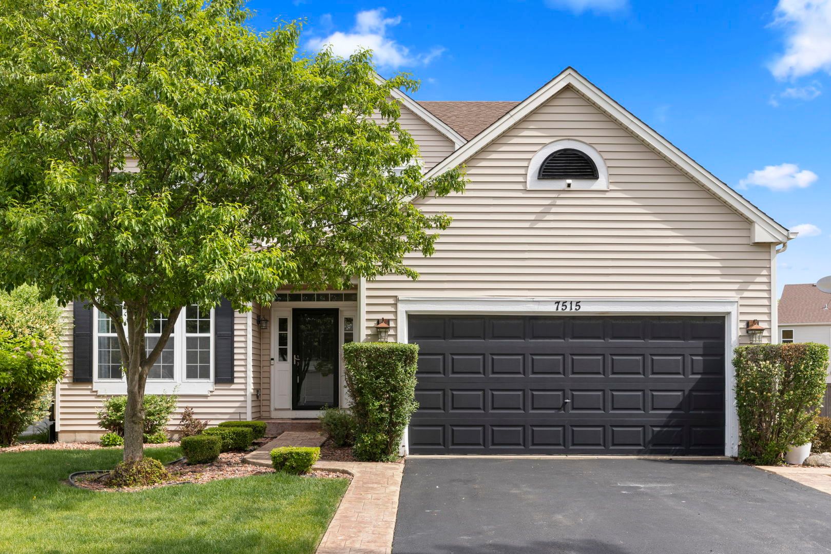 7515 Burshire Drive — Plainfield, IL 60586