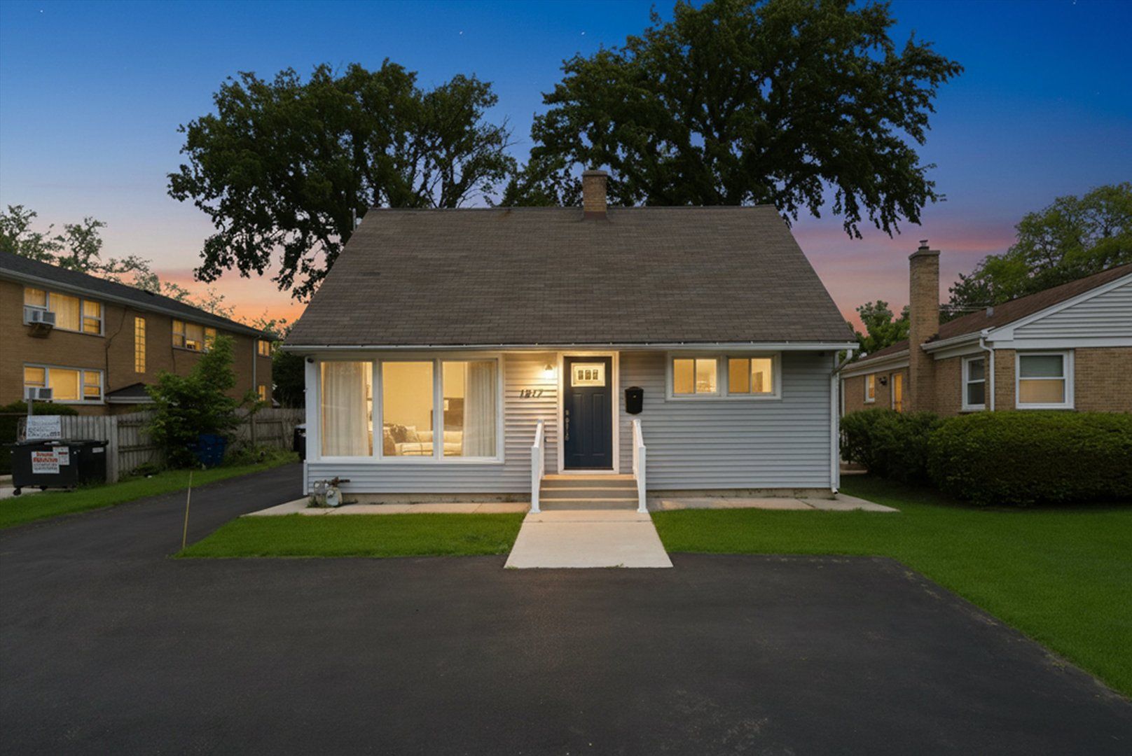 1517 E Roosevelt Road — Wheaton, IL 60187