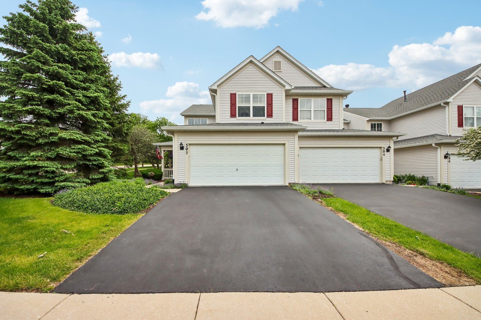 502 Heritage Court — St. Charles, IL 60175