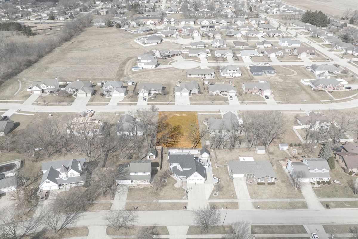 883 Winchester Green Drive, Wilmington, IL 60481