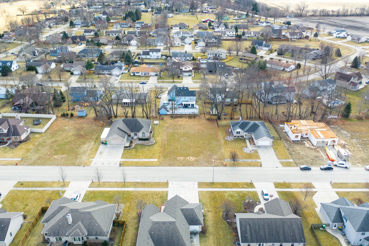 883 Winchester Green Drive, Wilmington, IL 60481