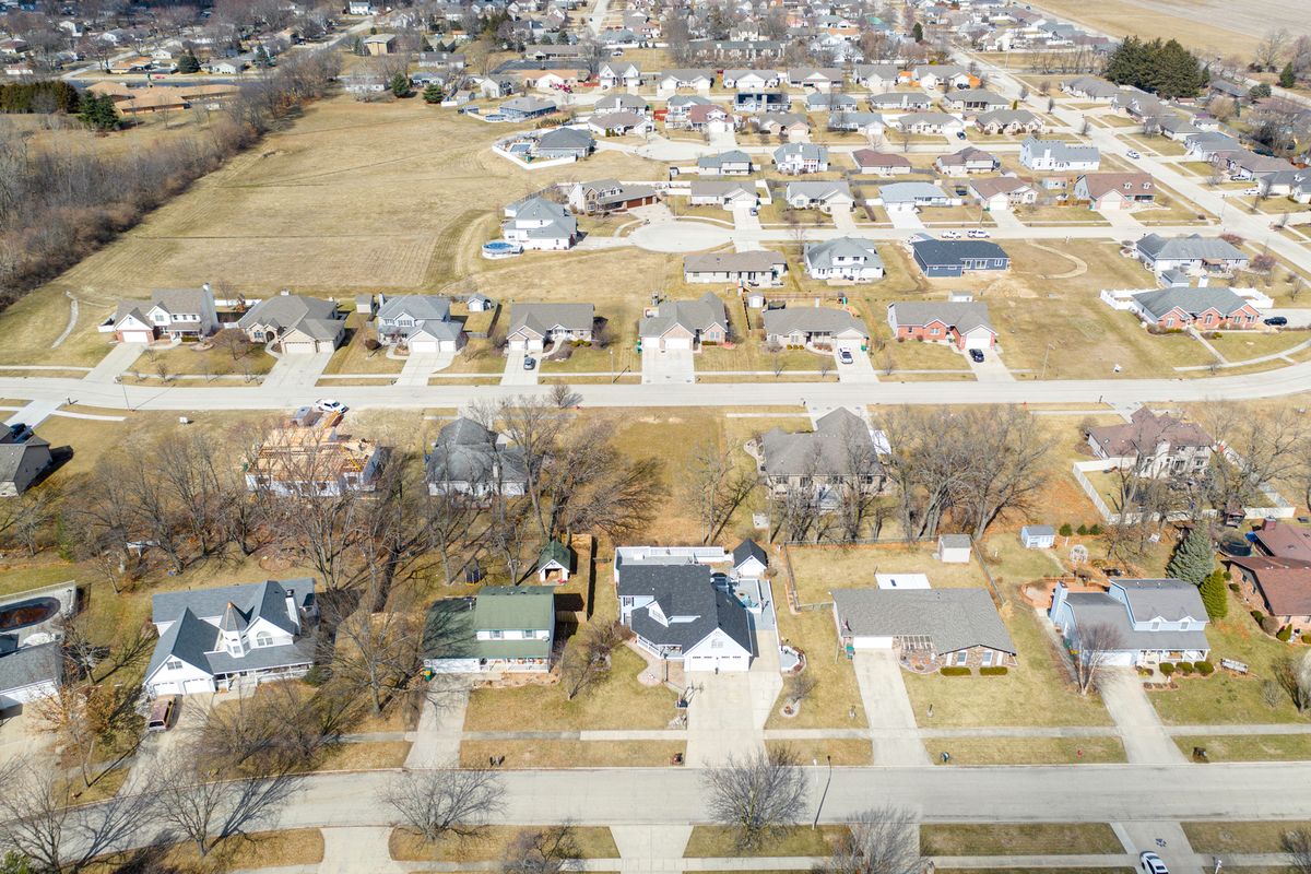 883 Winchester Green Drive, Wilmington, IL 60481