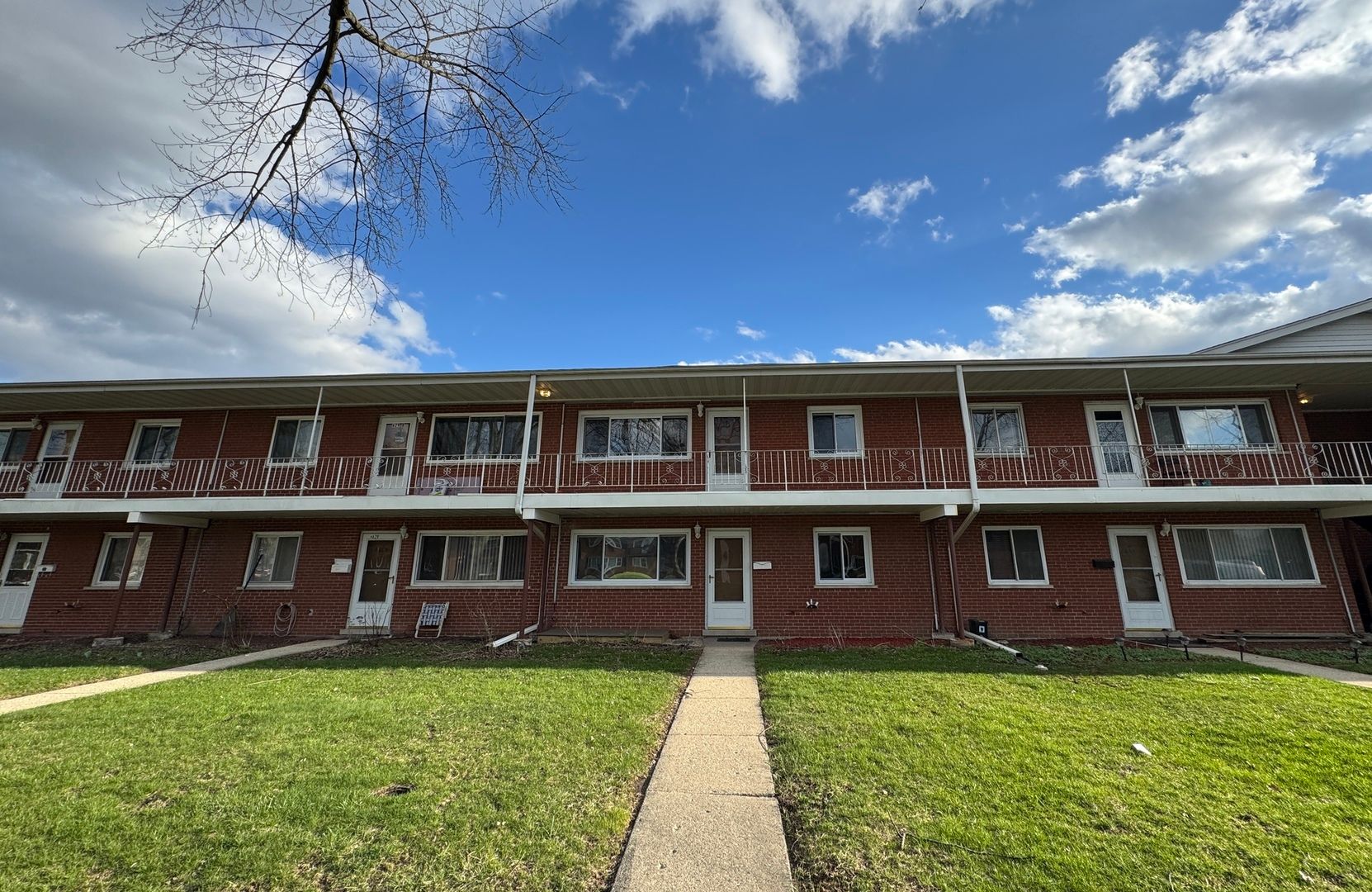 633 Dulles Road #B — Des Plaines, IL 60016