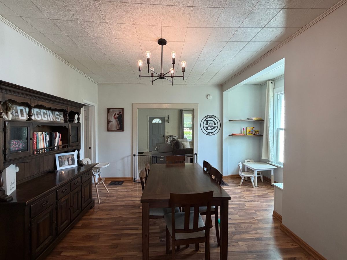 607 N Plum Street, Farmer City, IL 61842
