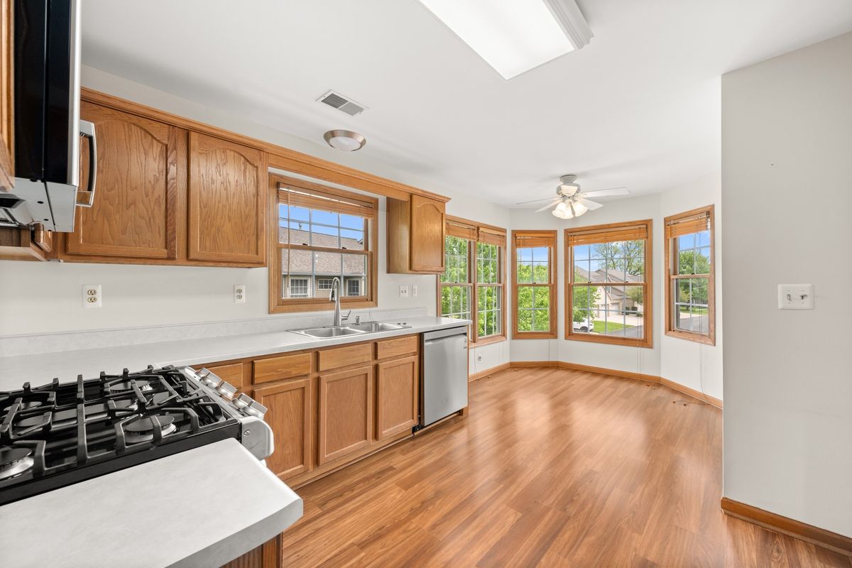 183 McLaren Drive N #183, Sycamore, IL 60178