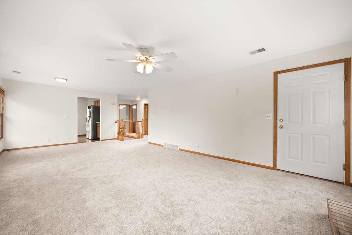 183 McLaren Drive N #183, Sycamore, IL 60178