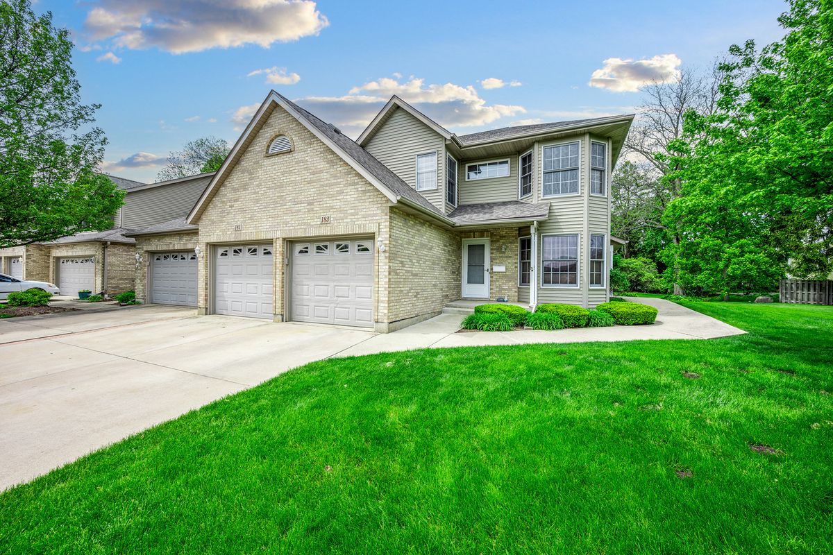 183 McLaren Drive N #183, Sycamore, IL 60178
