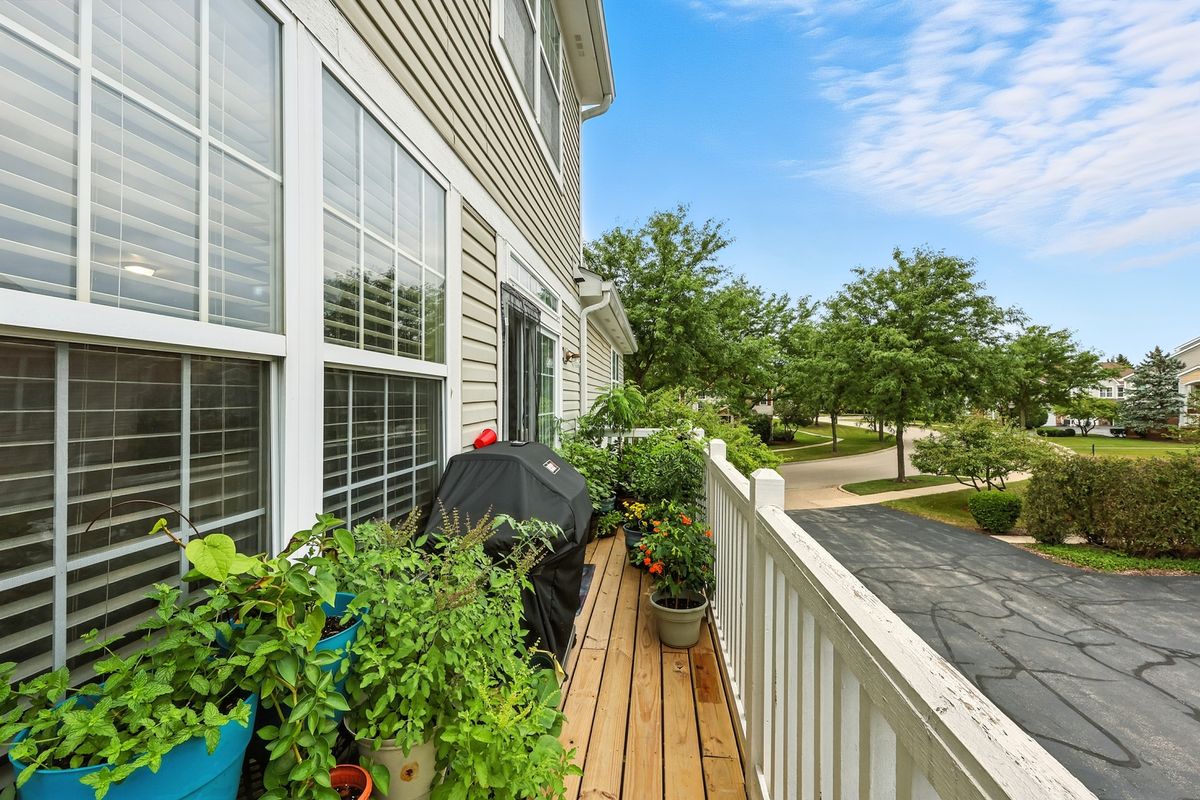 1270 Georgetown Way, Vernon Hills, IL 60061