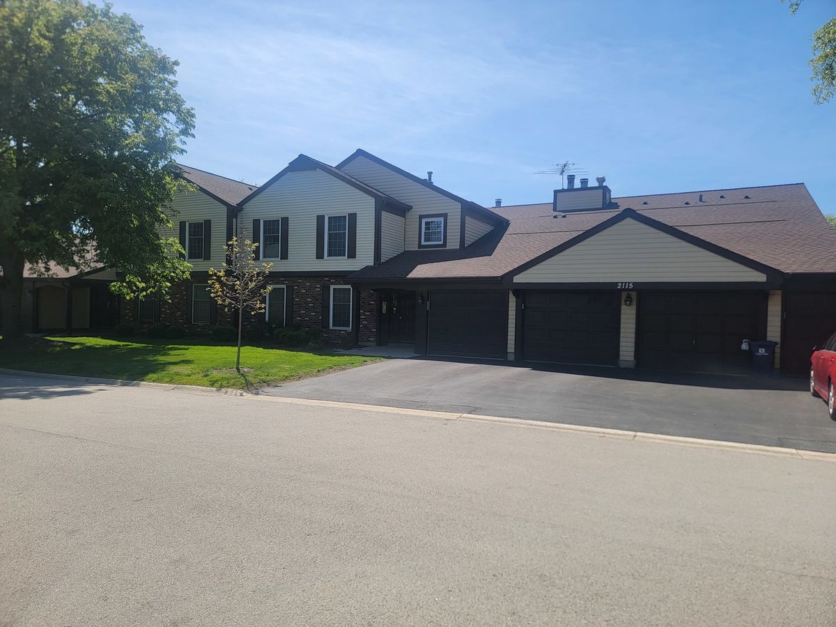 2115 Lancaster Circle #202D, Naperville, IL 60565