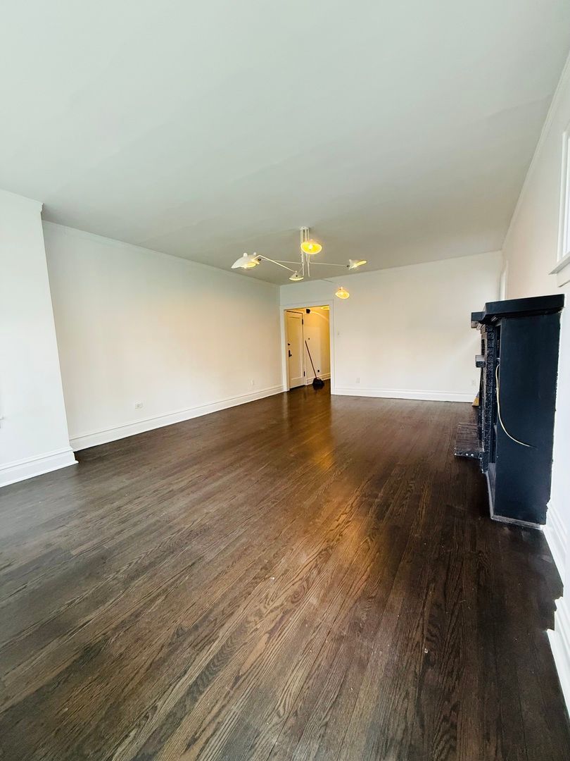 431 S East Avenue #1N, Oak Park, IL 60302