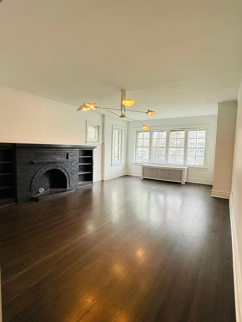 431 S East Avenue #1N, Oak Park, IL 60302