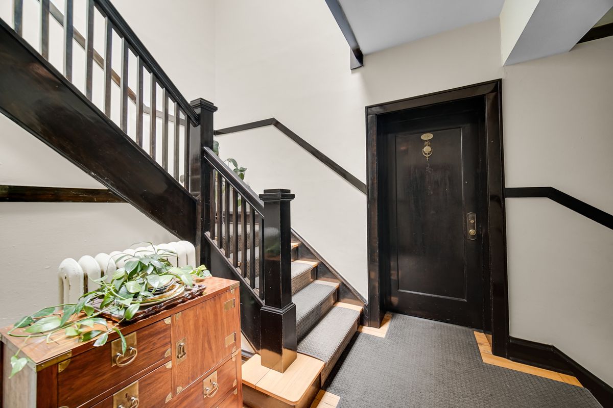 431 S East Avenue #1N, Oak Park, IL 60302