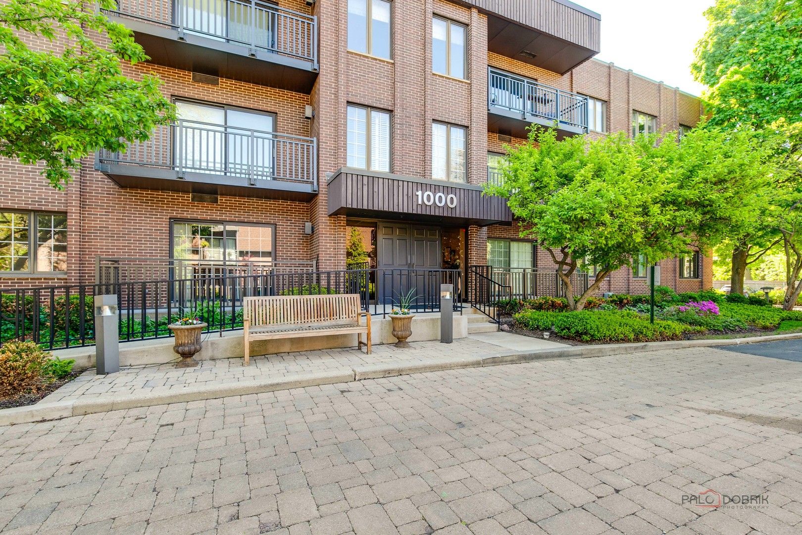 1000 Deerfield Road #303 — Highland Park, IL 60035