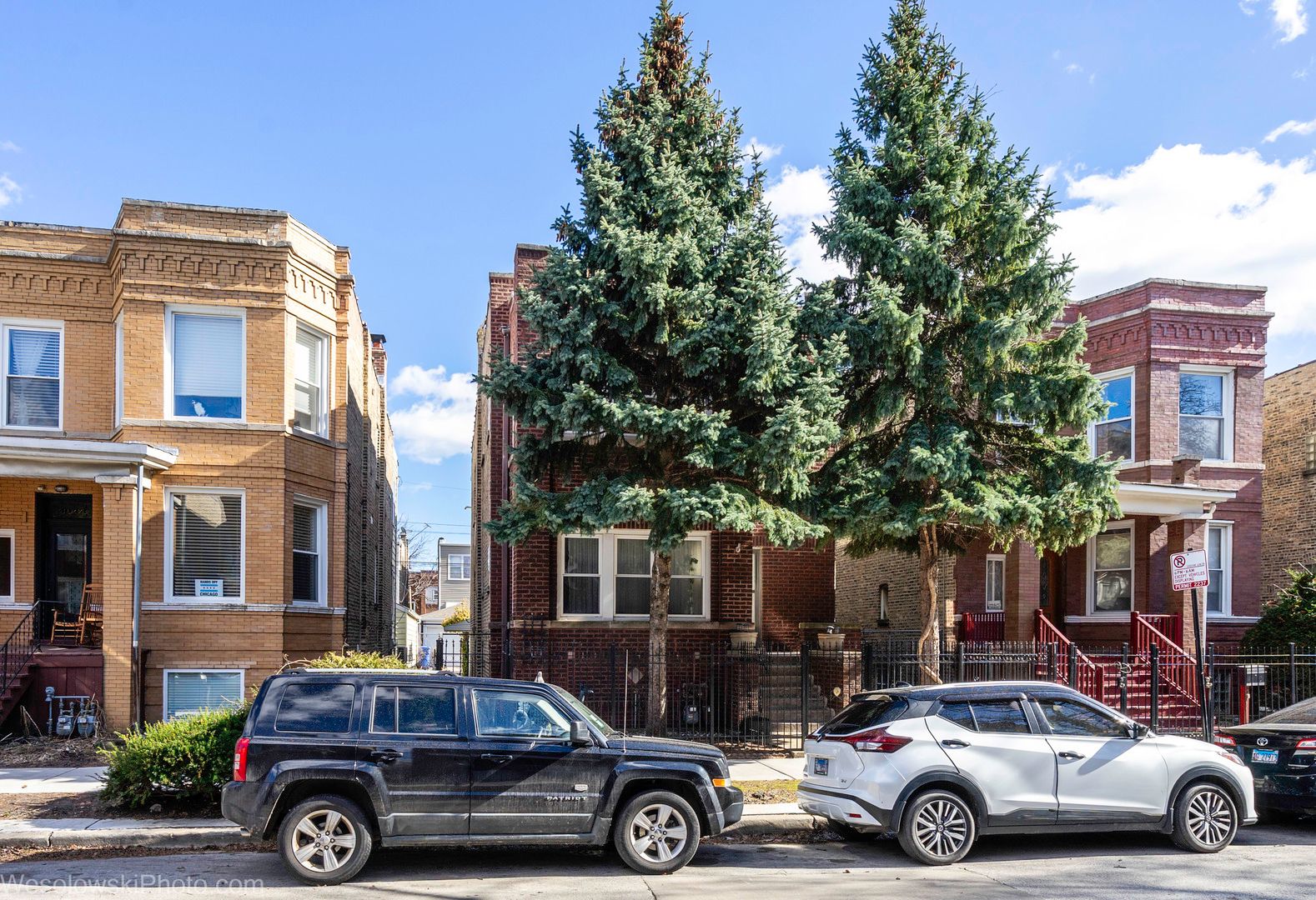 3039 N Haussen Court — Chicago, IL 60618