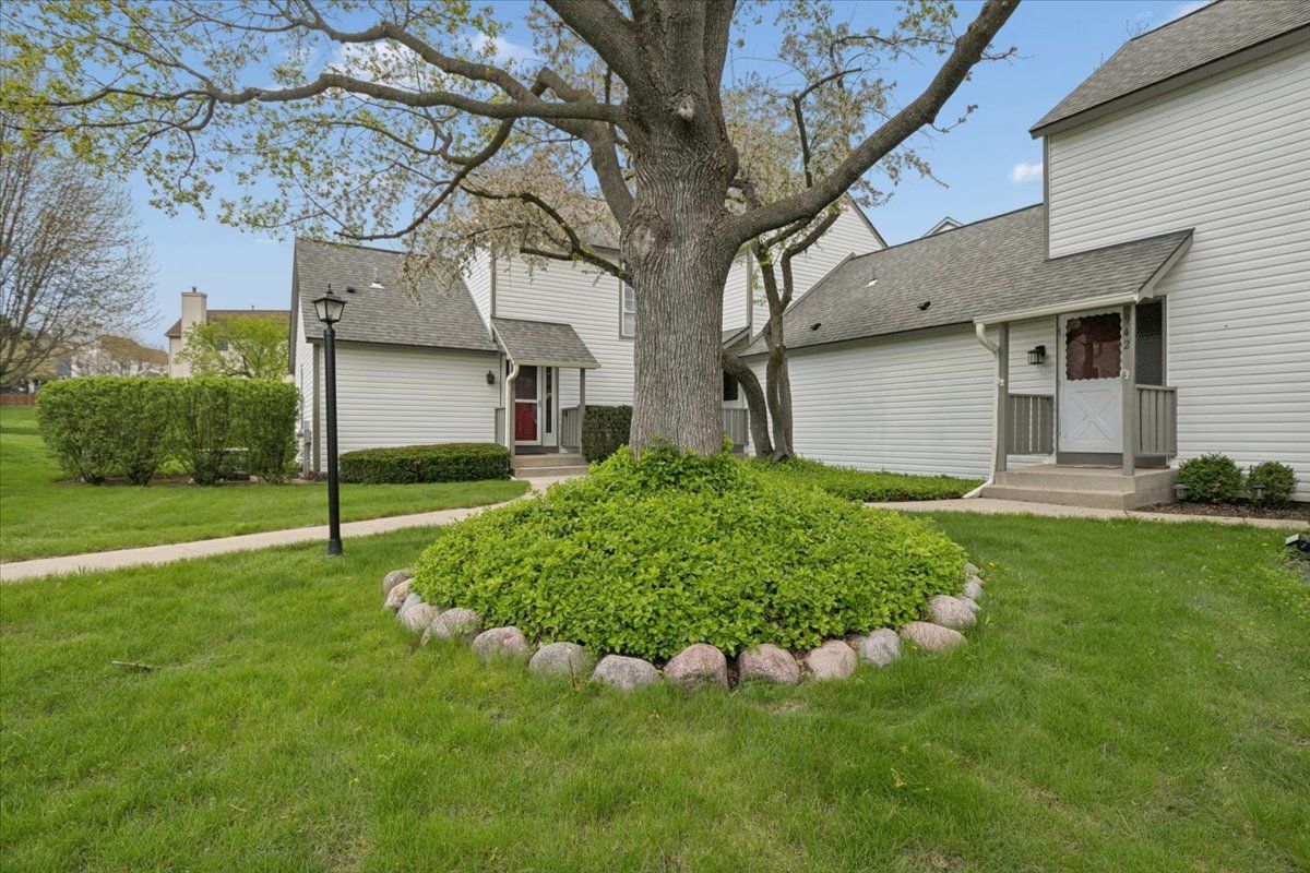 938 Chase Court, Gurnee, IL 60031