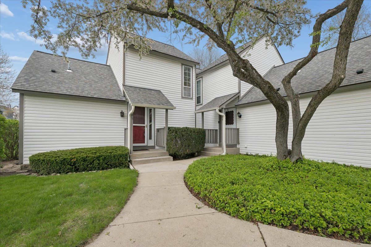 938 Chase Court — Gurnee, IL 60031