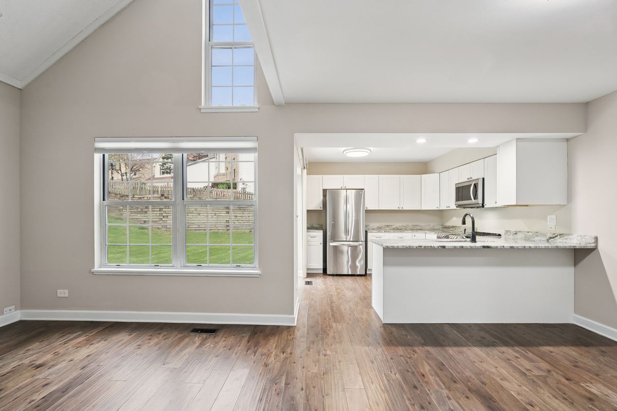 938 Chase Court, Gurnee, IL 60031