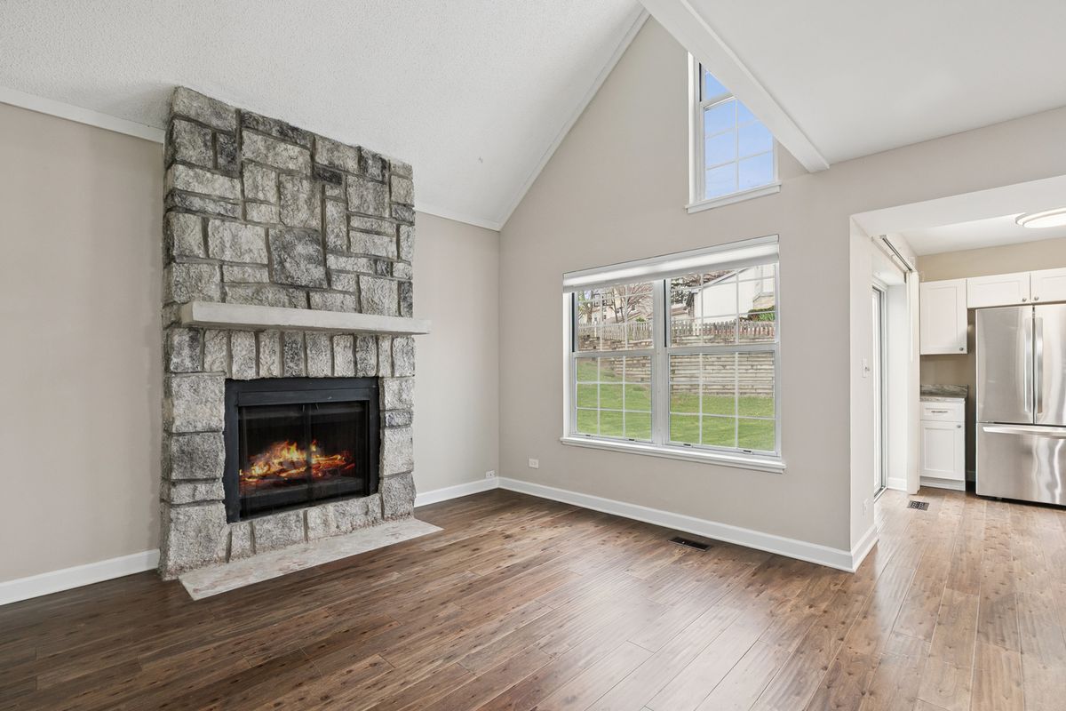 938 Chase Court, Gurnee, IL 60031