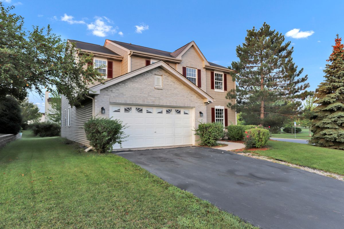 1995 W Meadowview Drive, Round Lake, IL 60073