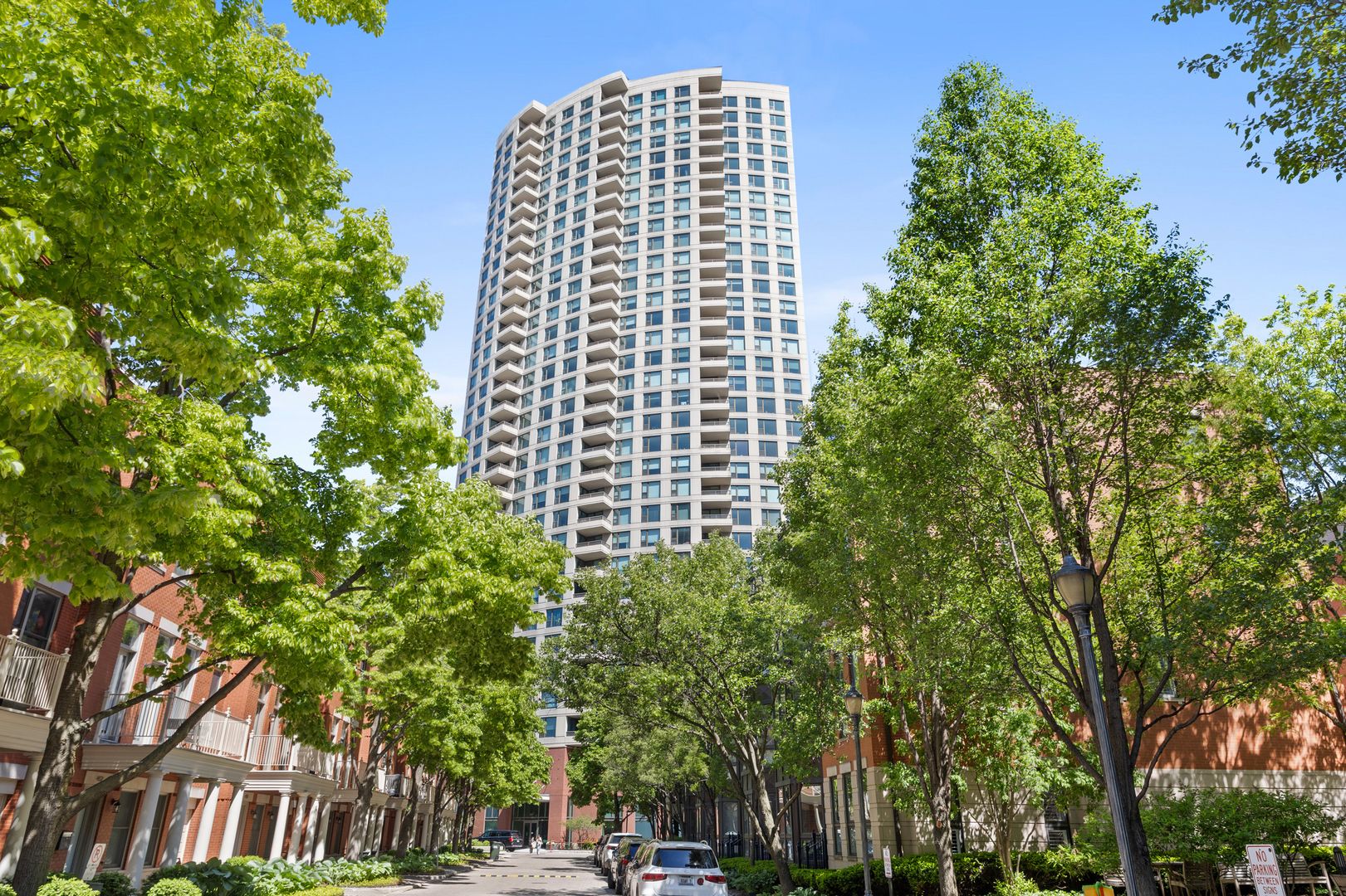 501 N Clinton Street #607 — Chicago, IL 60654