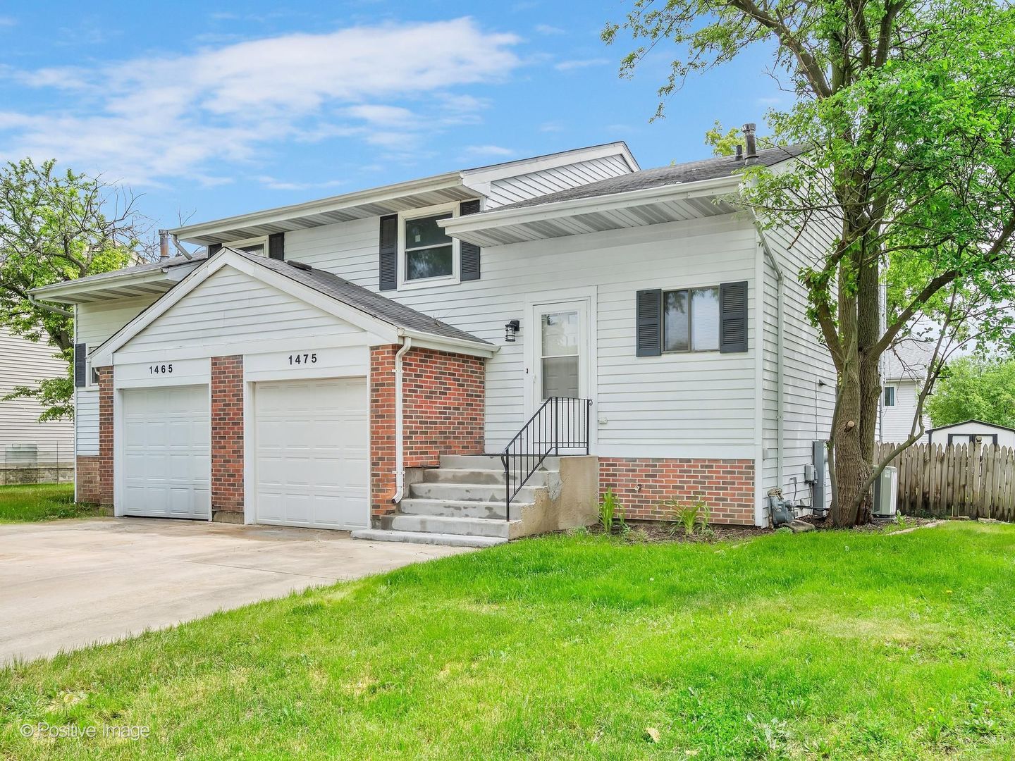 1475 Merrimac Lane — Hanover Park, IL 60133