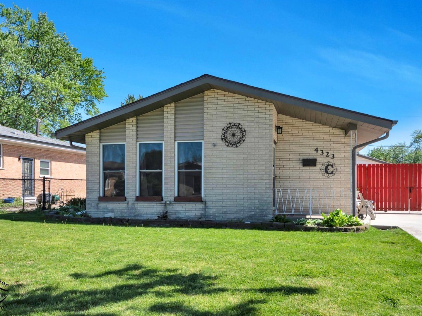 4323 Henry Street — Oak Forest, IL 60452