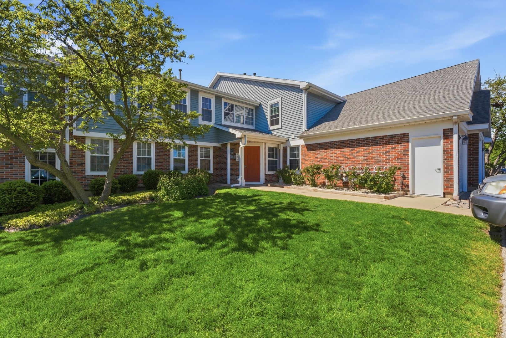 260 W Lynn Drive #7-3B — Palatine, IL 60067