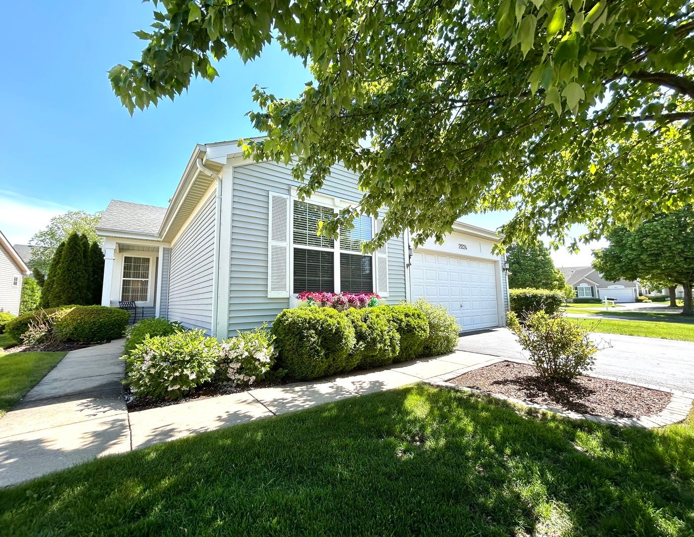 21224 Montclare Lake Drive — Crest Hill, IL 60403