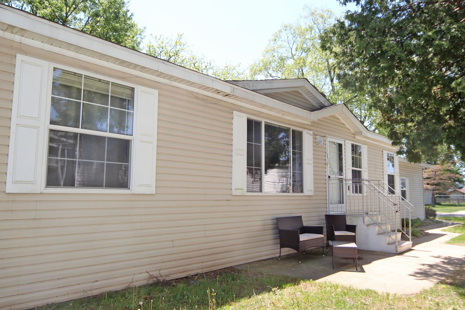 406 Spruce Drive — Belvidere, IL 61008