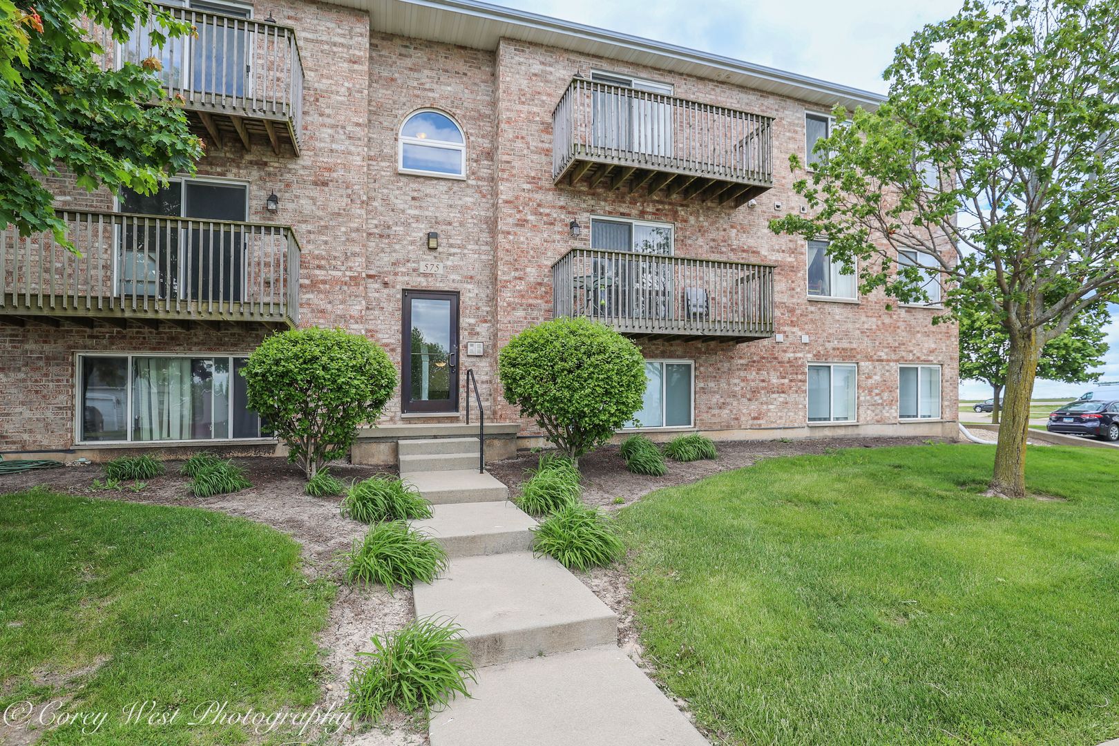 575 N Strack Street #103 — Cortland, IL 60112