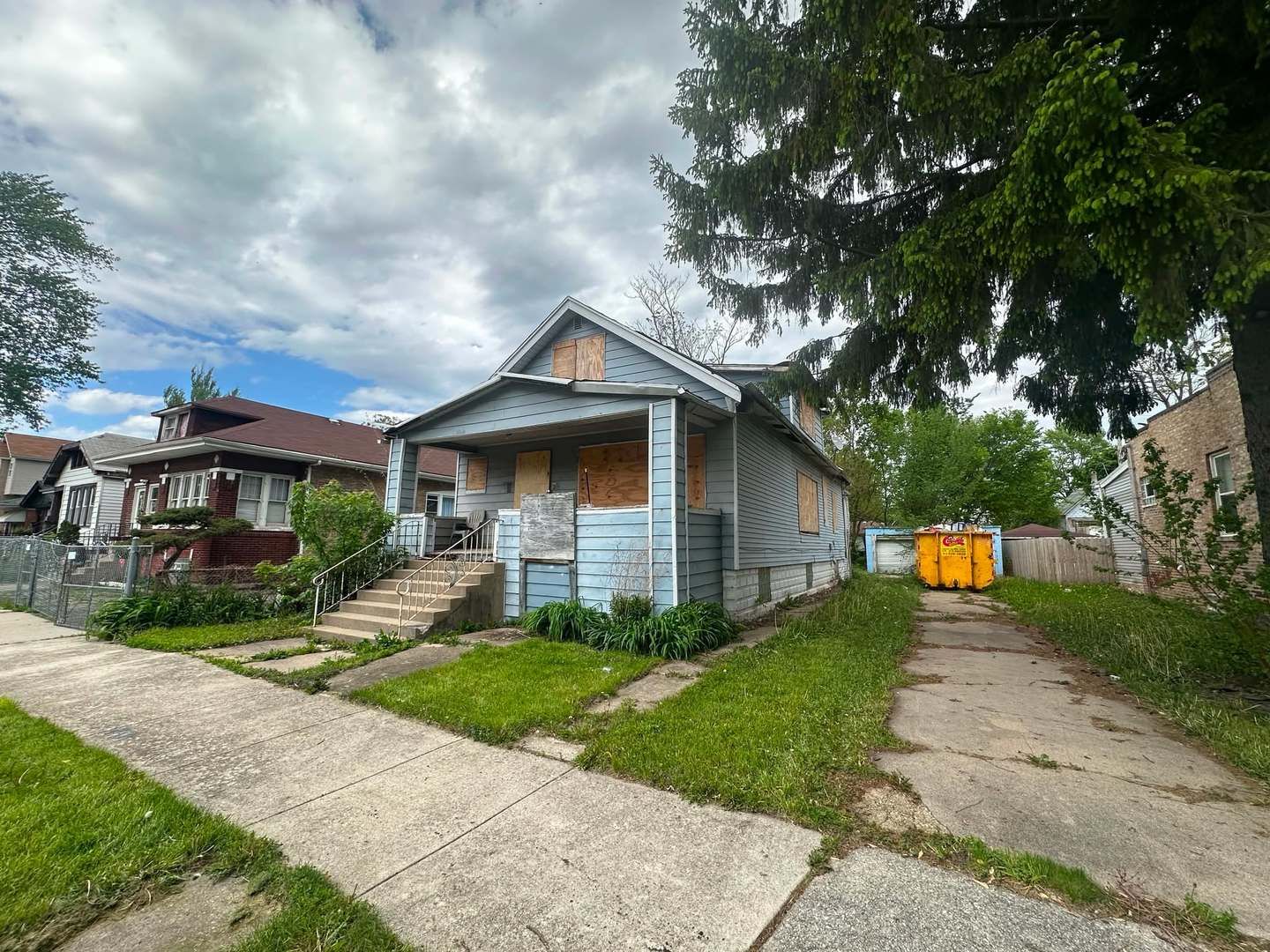11941 S La Salle Street — Chicago, IL 60628